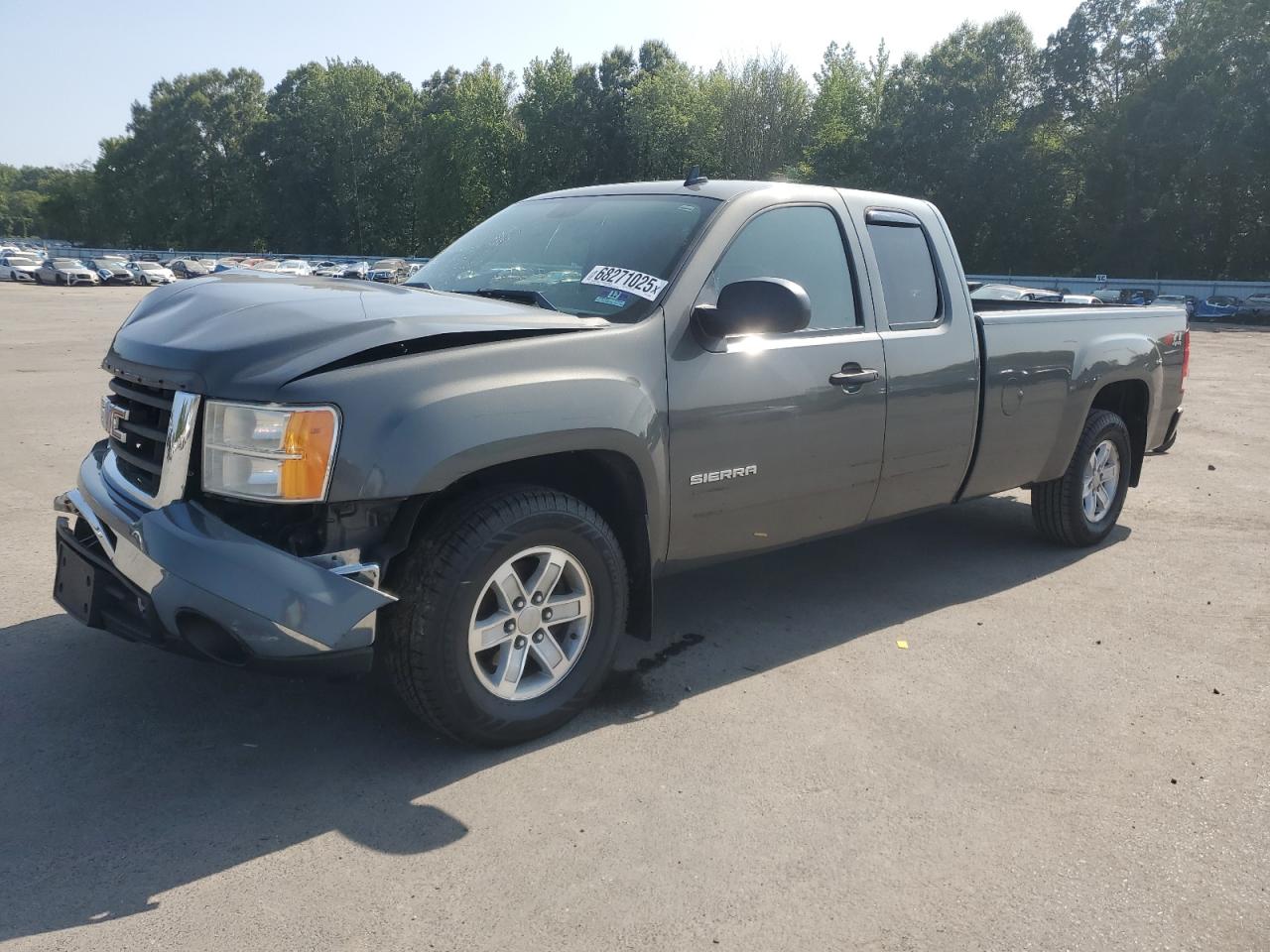 Salvage GMC Sierra Image