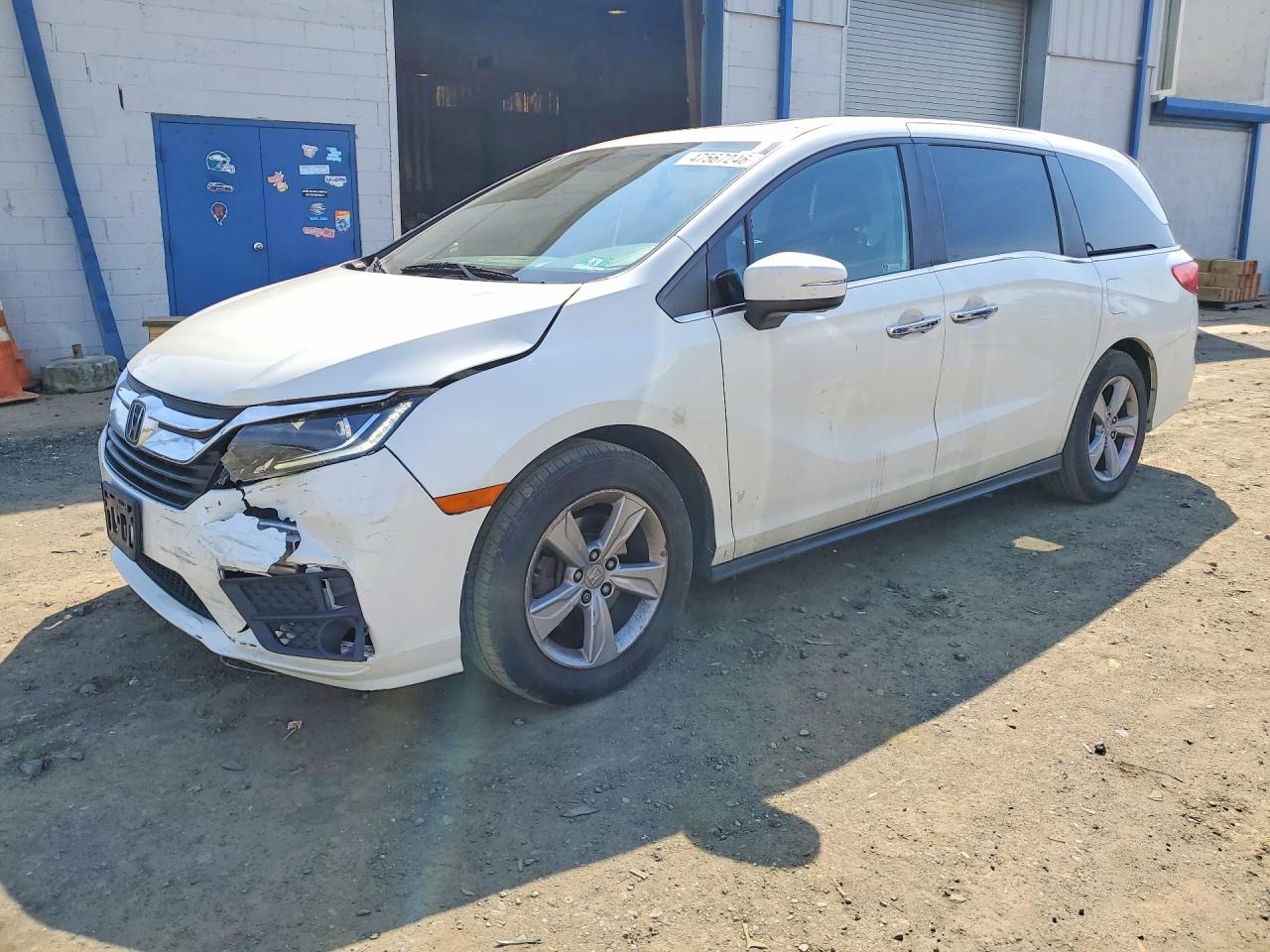 Salvage Honda Odyssey Image