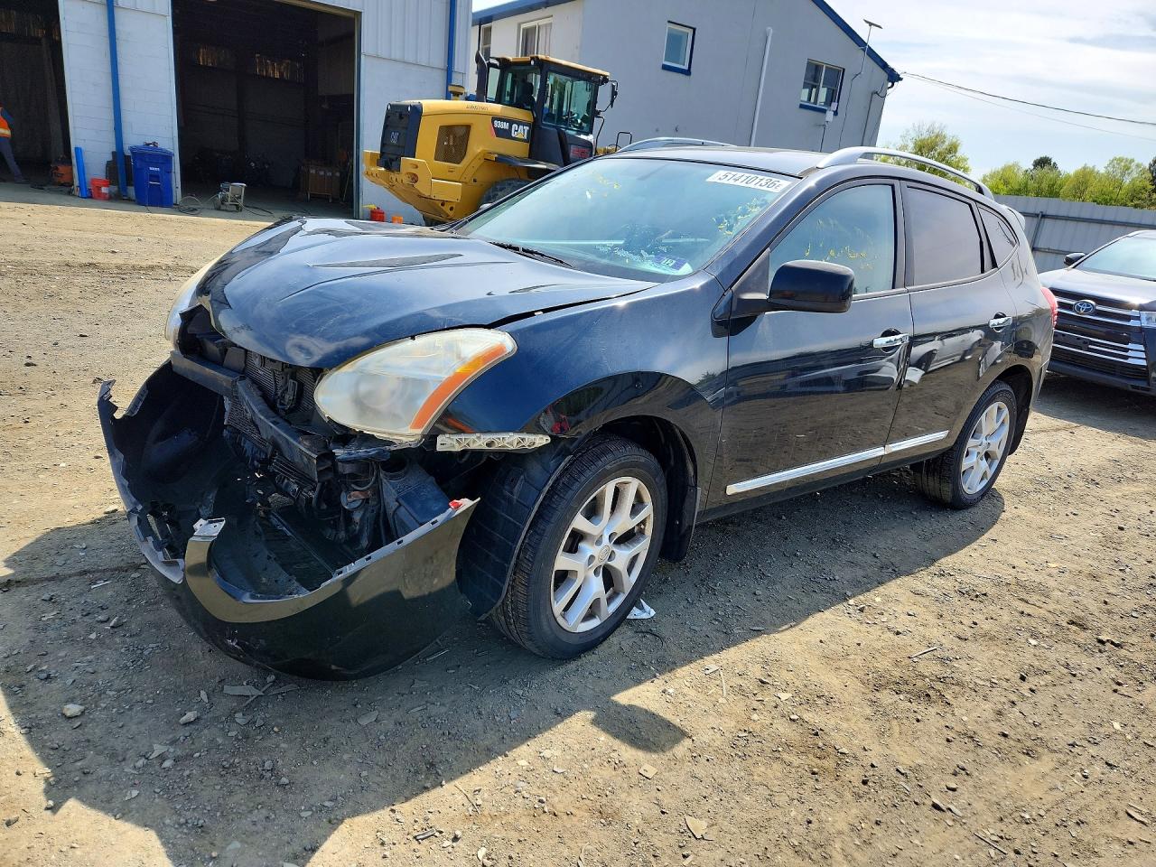 Salvage Nissan Rogue Image