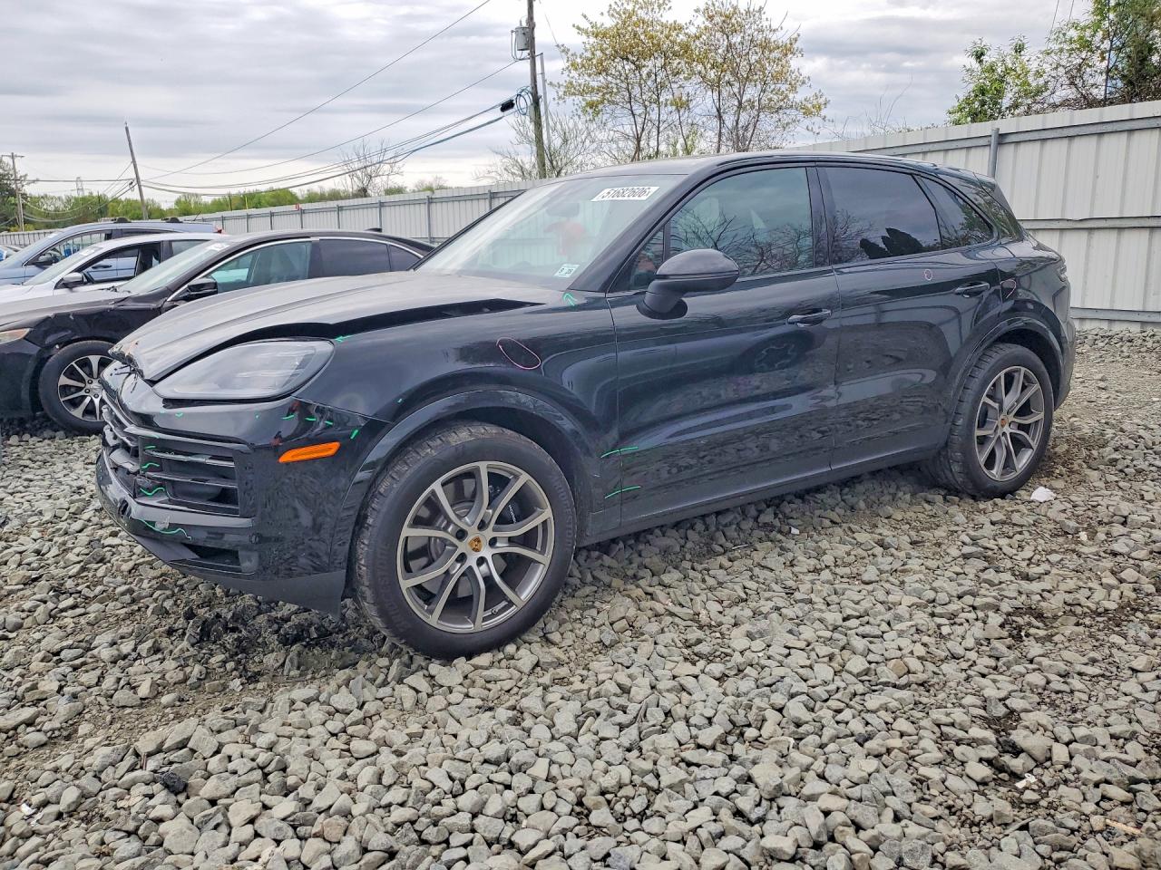 Salvage Porsche Cayenne Image