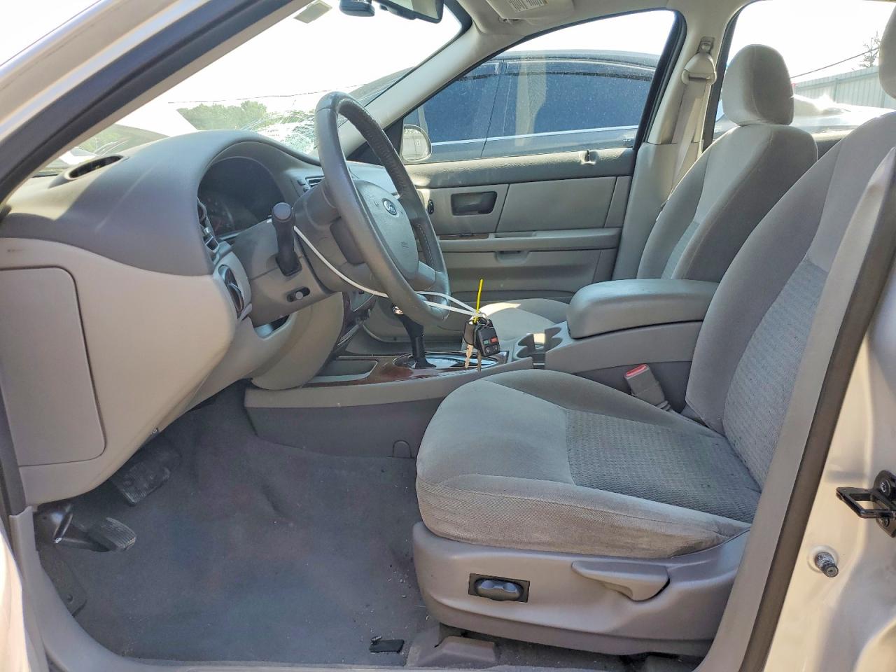 Ford Taurus Sel