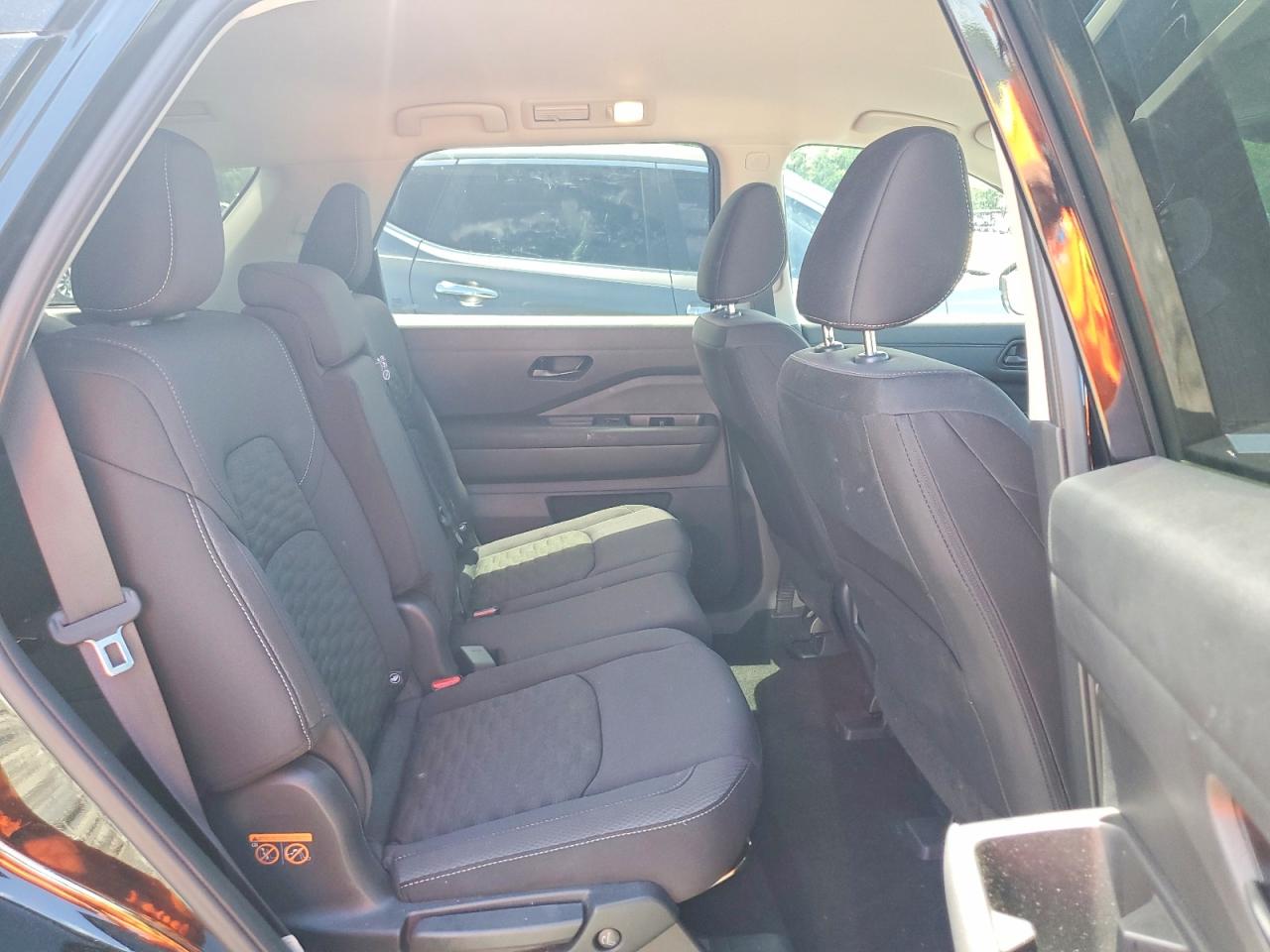 Nissan Pathfinder S