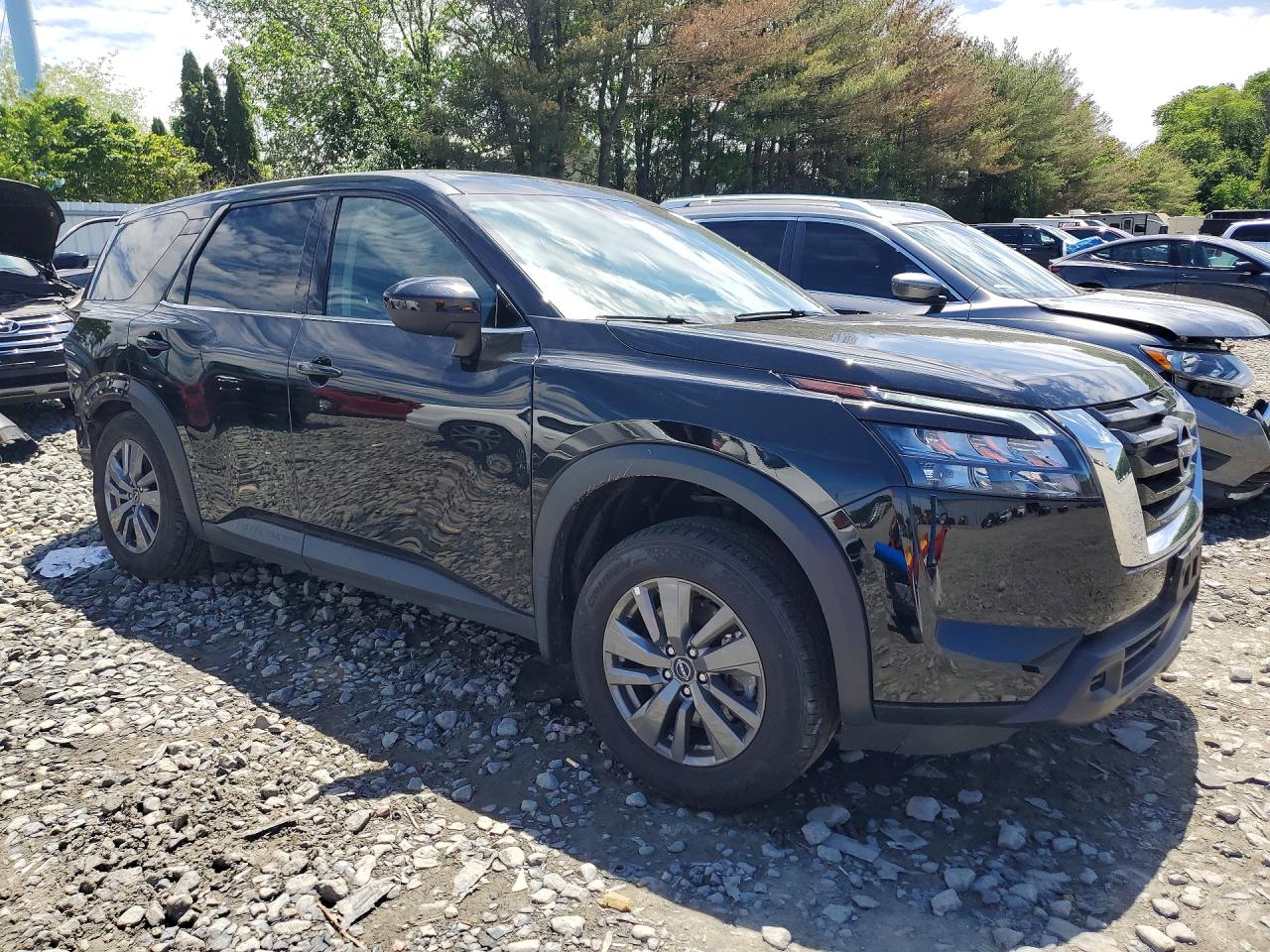 Nissan Pathfinder S