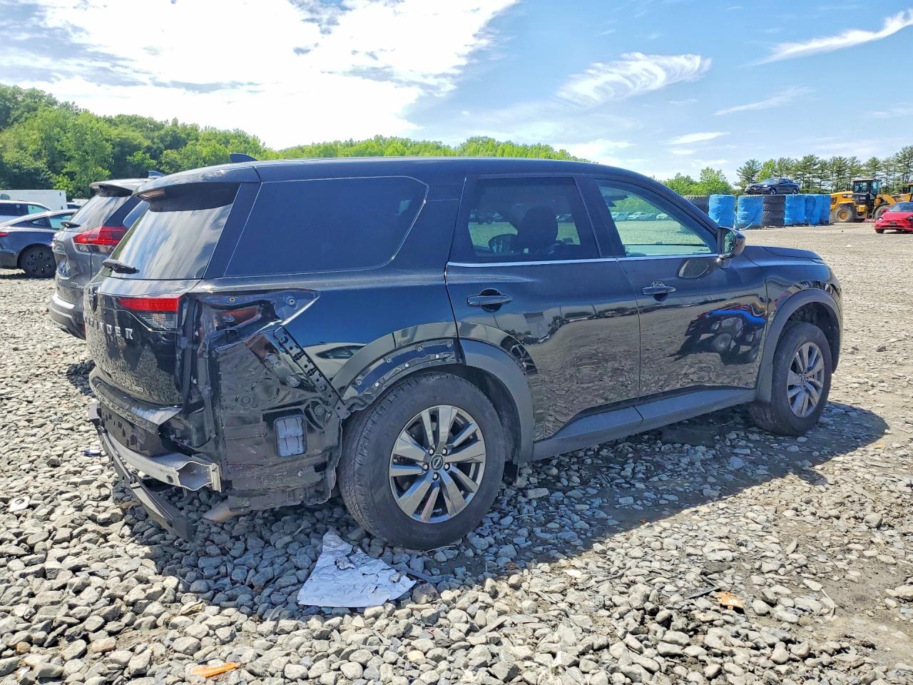 Nissan Pathfinder S