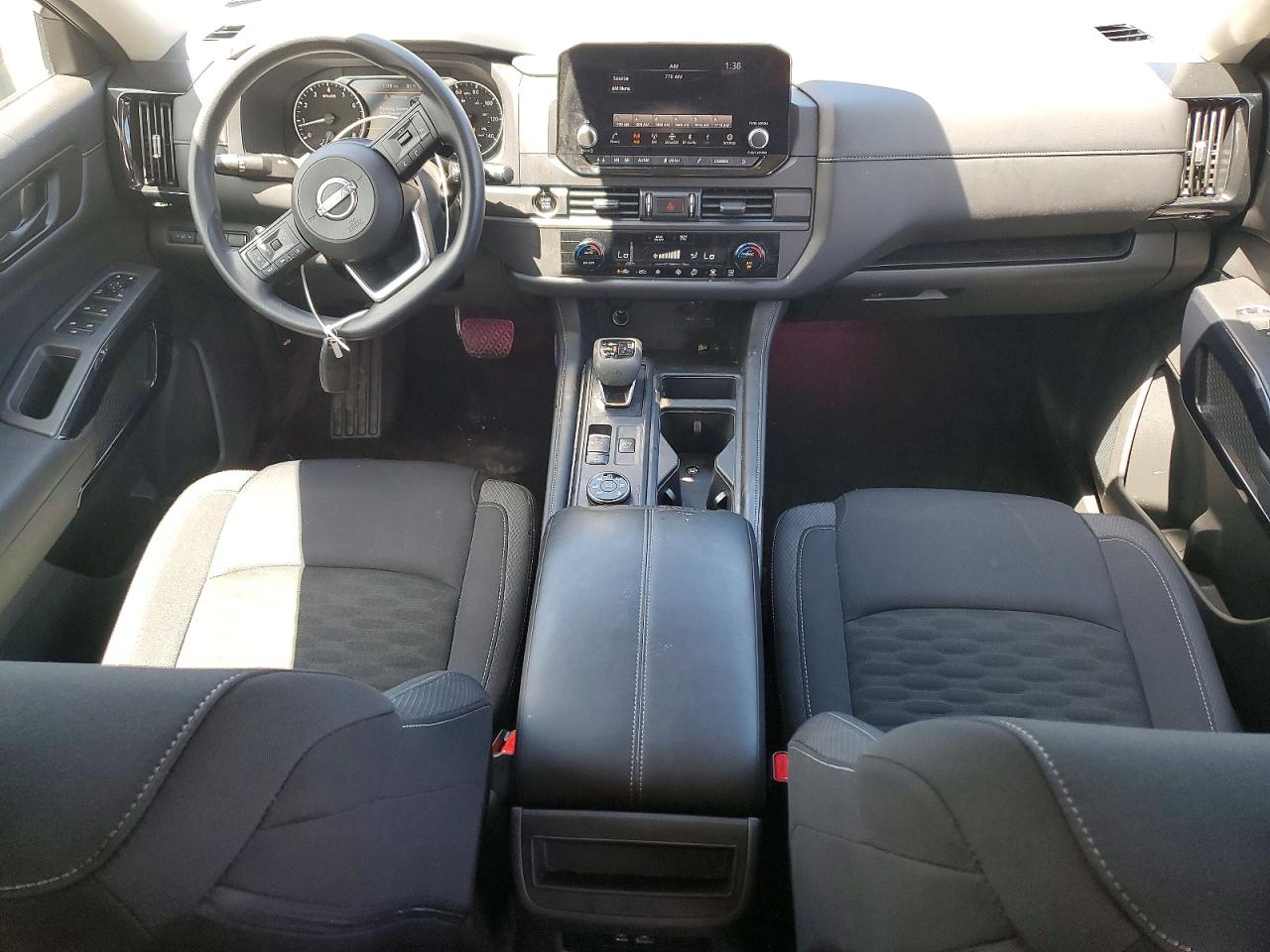 Nissan Pathfinder S