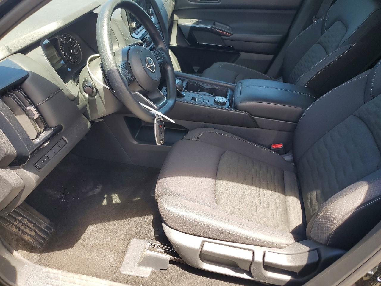 Nissan Pathfinder S