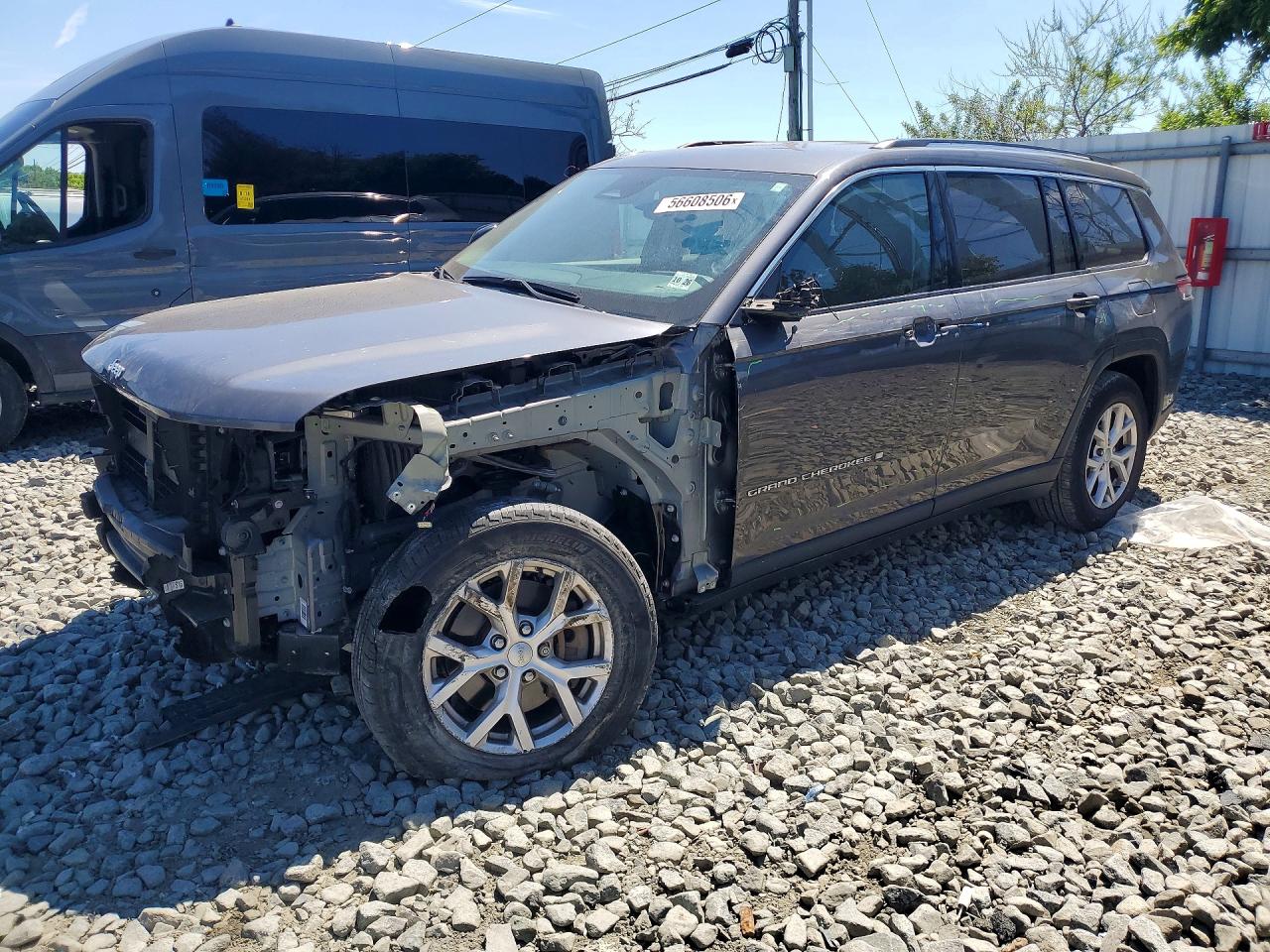 Salvage Jeep Cherokee Image