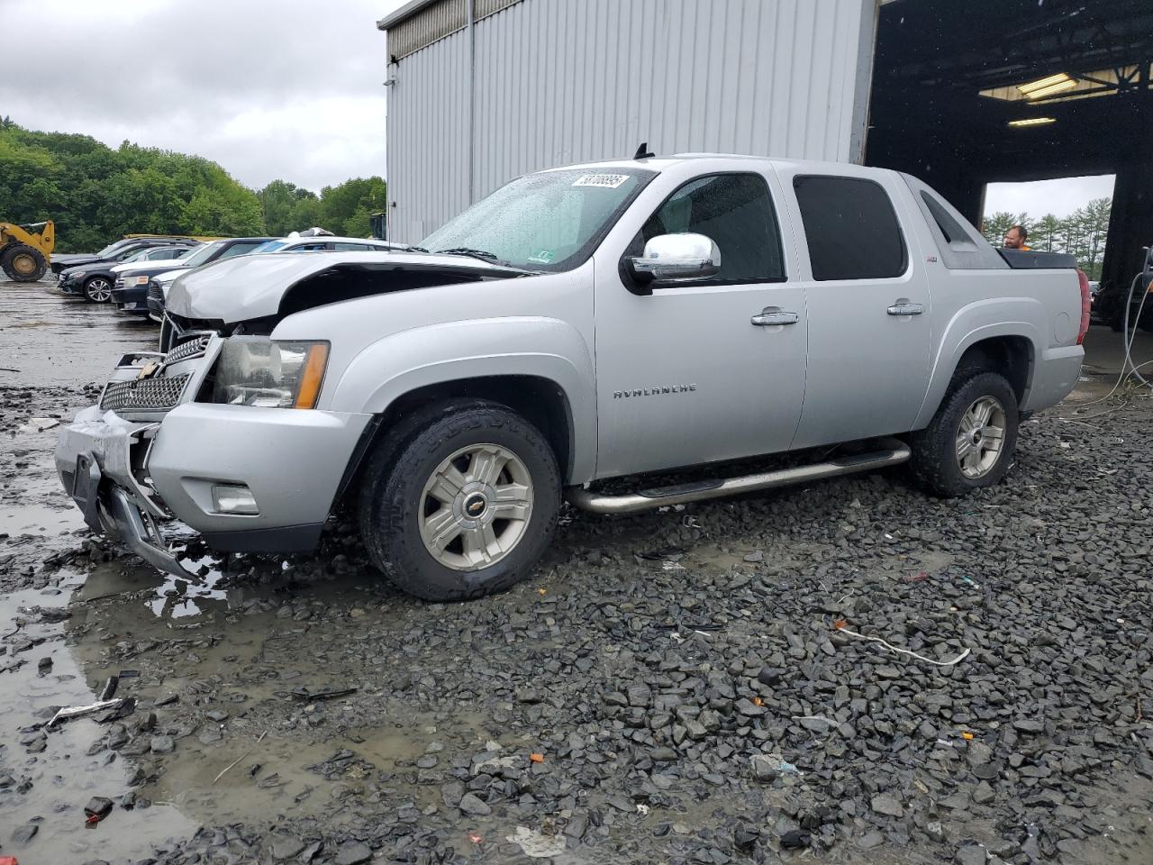Salvage Chevrolet Avalanche Image