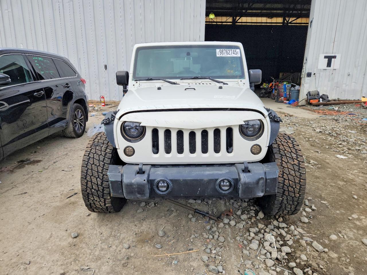 Jeep Wrangler Sahara