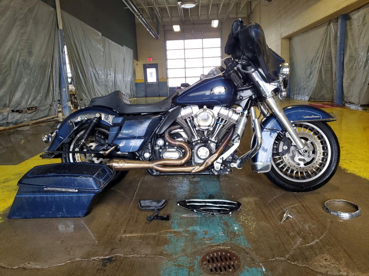 Salvage Harley-Davidson Fl Image