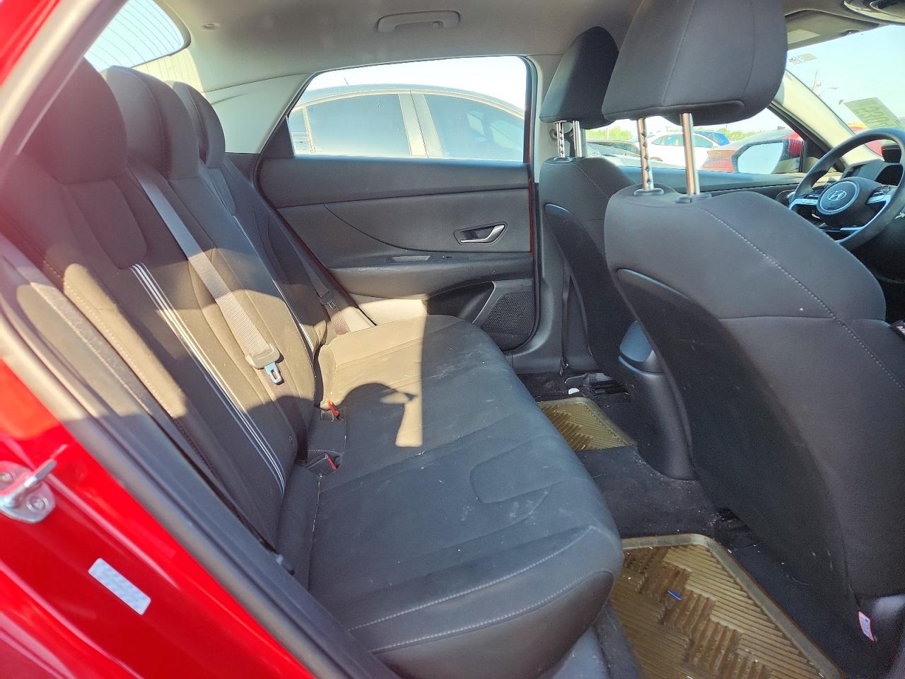 Hyundai ELANTRA Sel