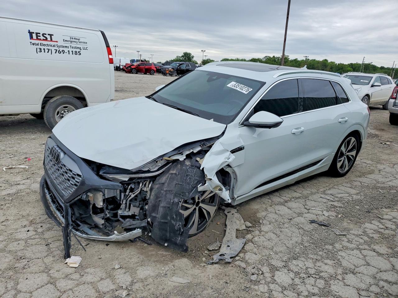 Salvage Audi Q8 Image