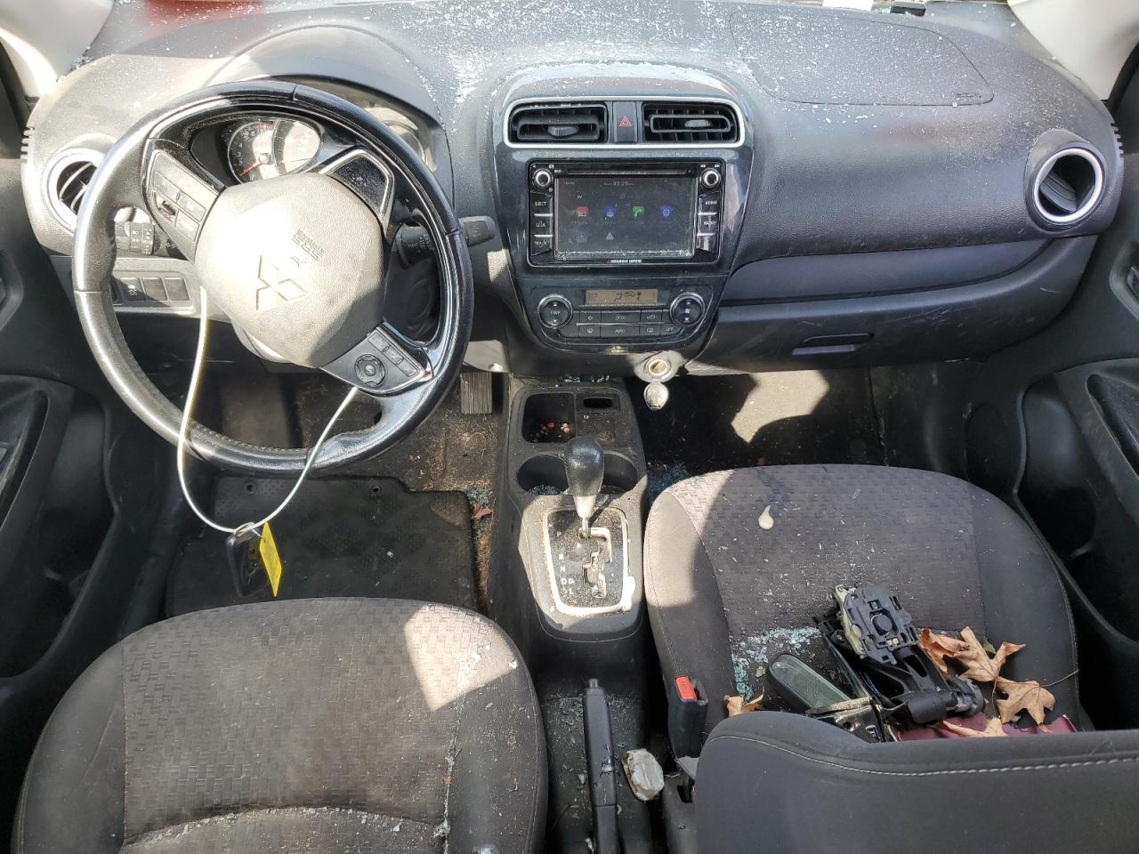 Mitsubishi Mirage Se