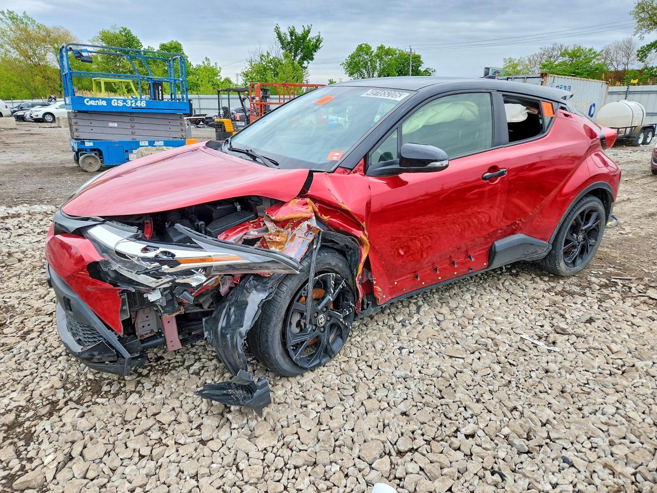 Salvage Toyota C-HR Image