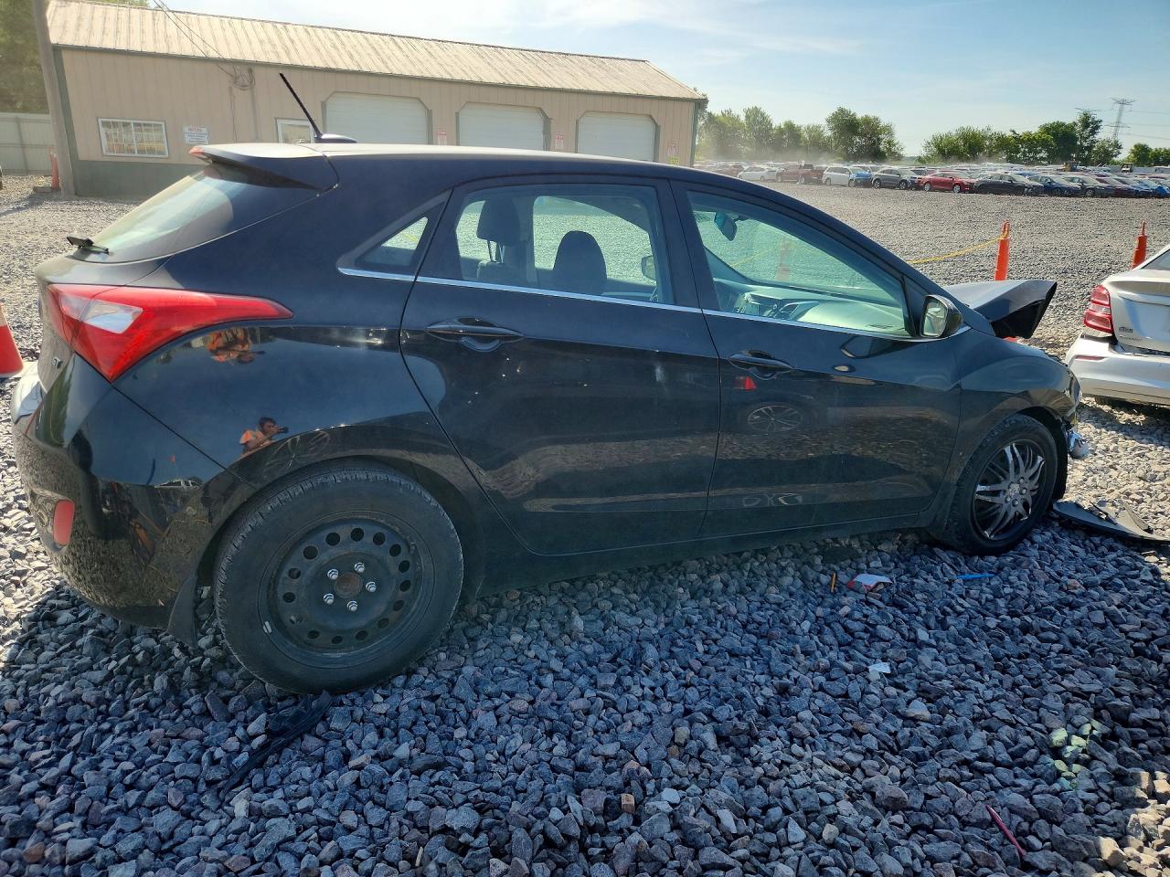 Hyundai ELANTRA Base