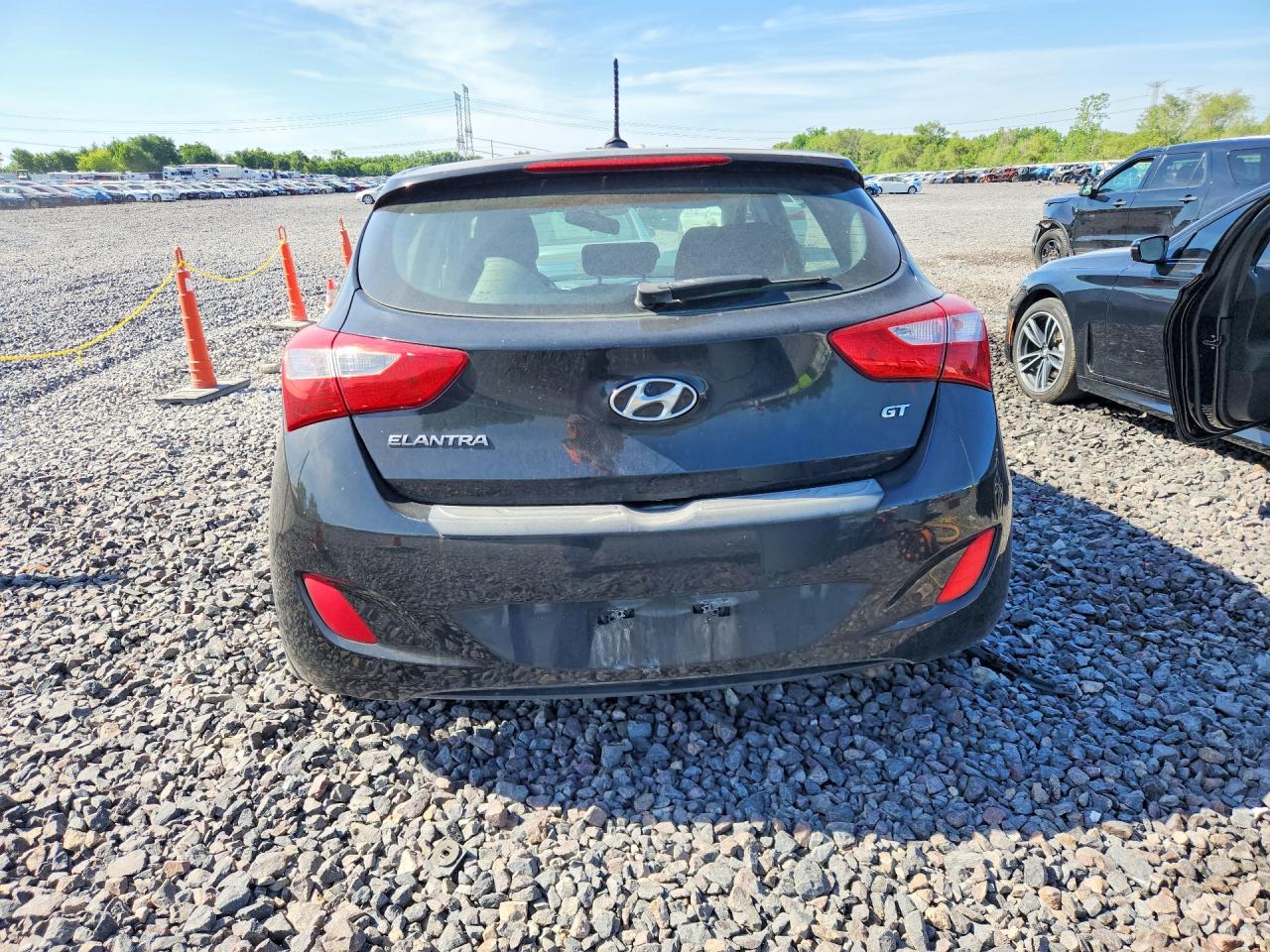 Hyundai ELANTRA Base