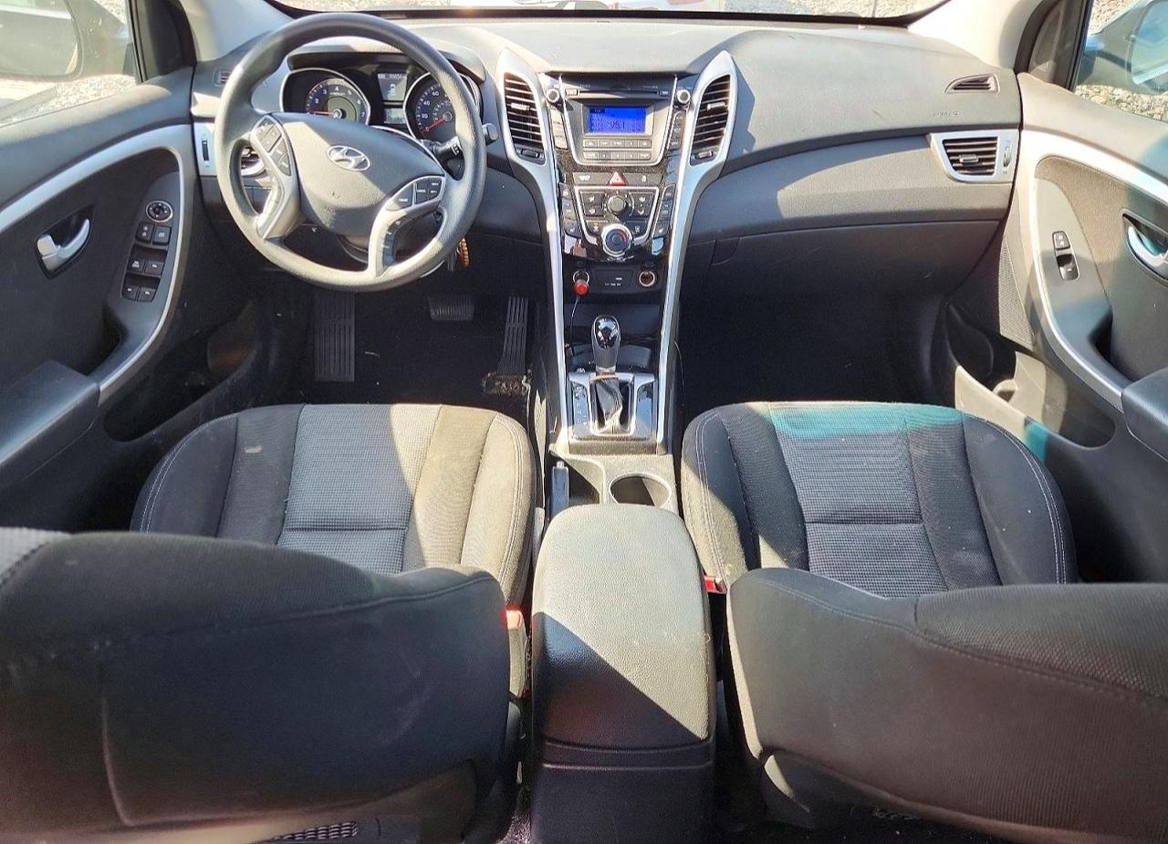 Hyundai ELANTRA Base