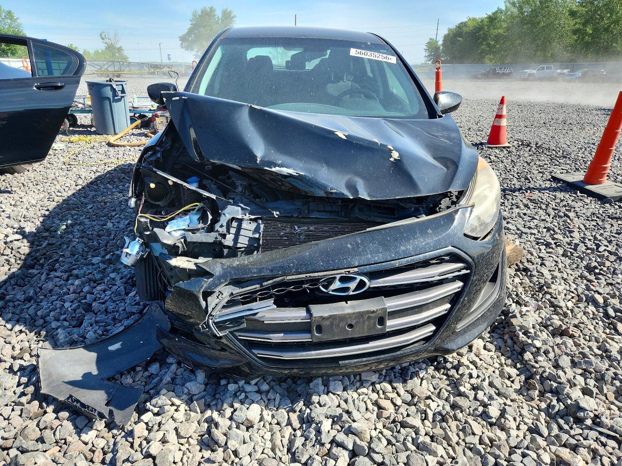 Hyundai ELANTRA Base