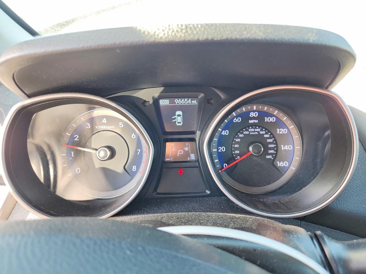 Hyundai ELANTRA Base