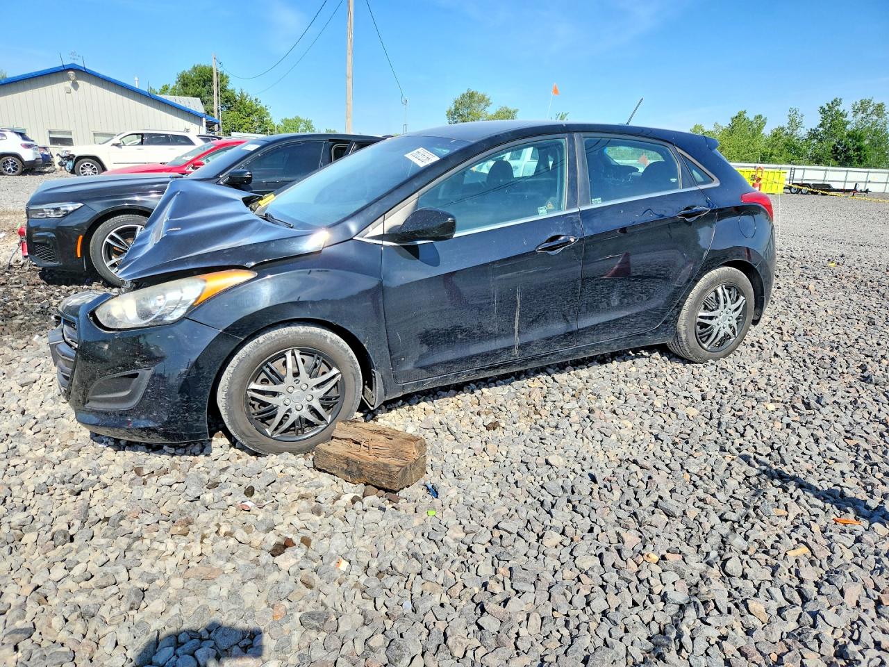 Salvage Hyundai ELANTRA Image