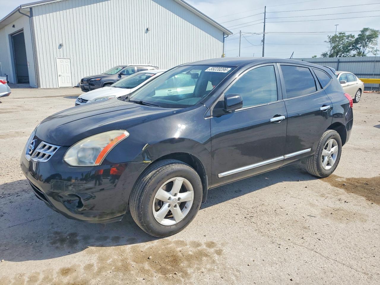 Salvage Nissan Rogue Image