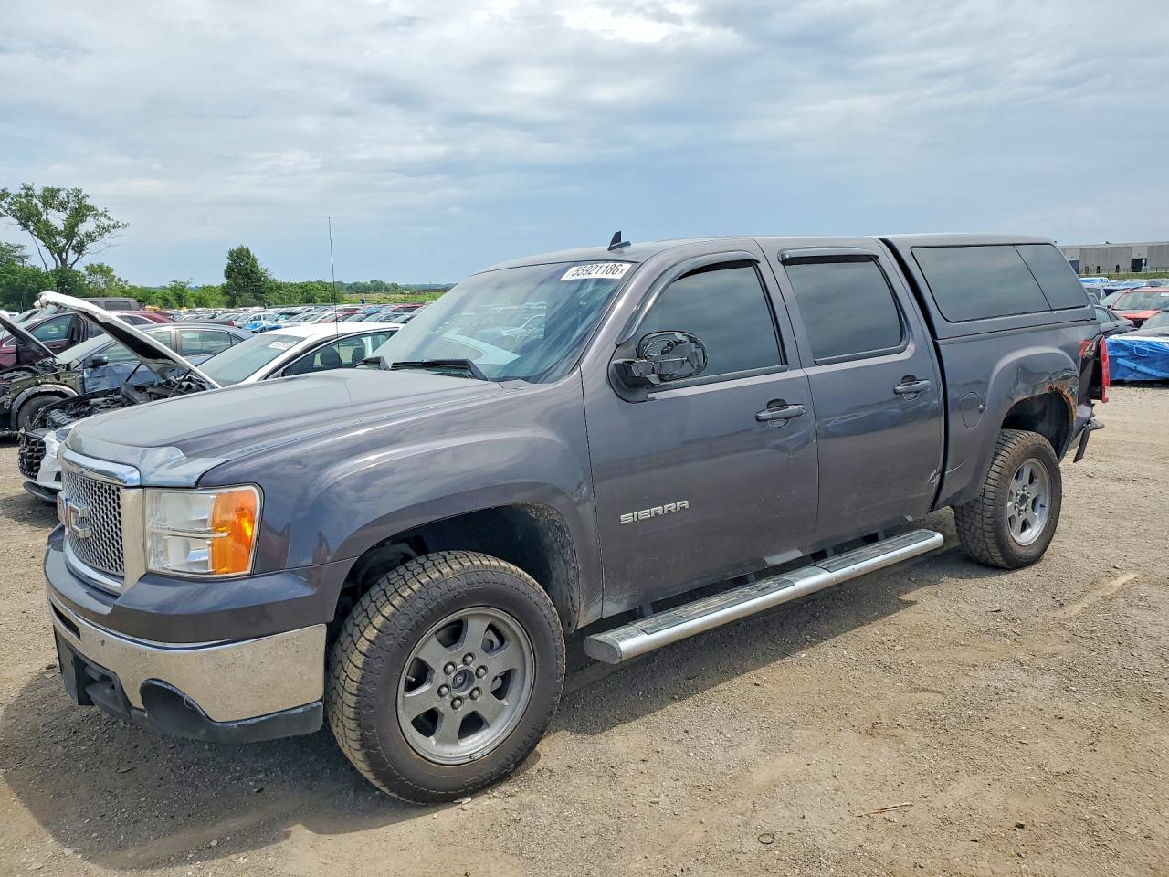 Salvage GMC Sierra Image