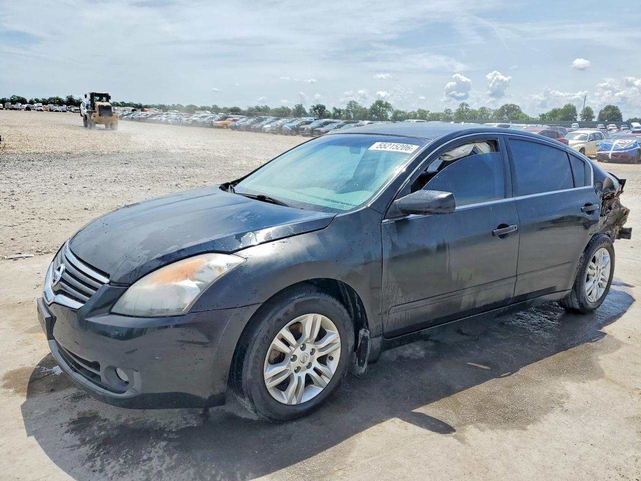 Salvage Nissan Altima Image