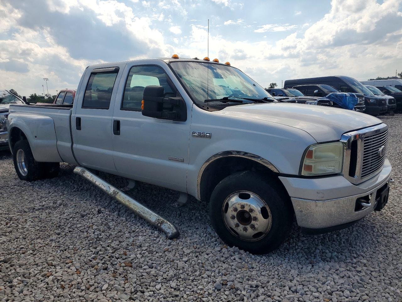Salvage Ford F-350 Image