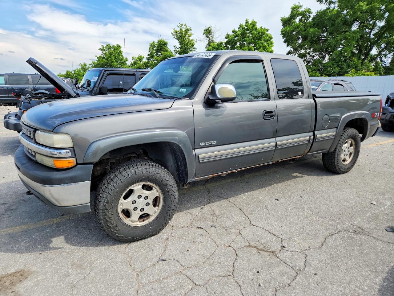 Salvage Chevrolet Silverado Image