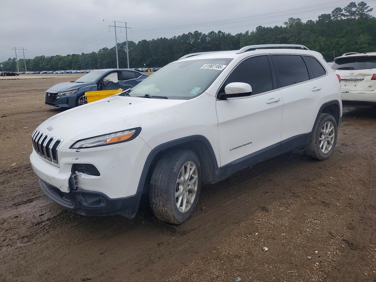 Salvage Jeep Cherokee Image