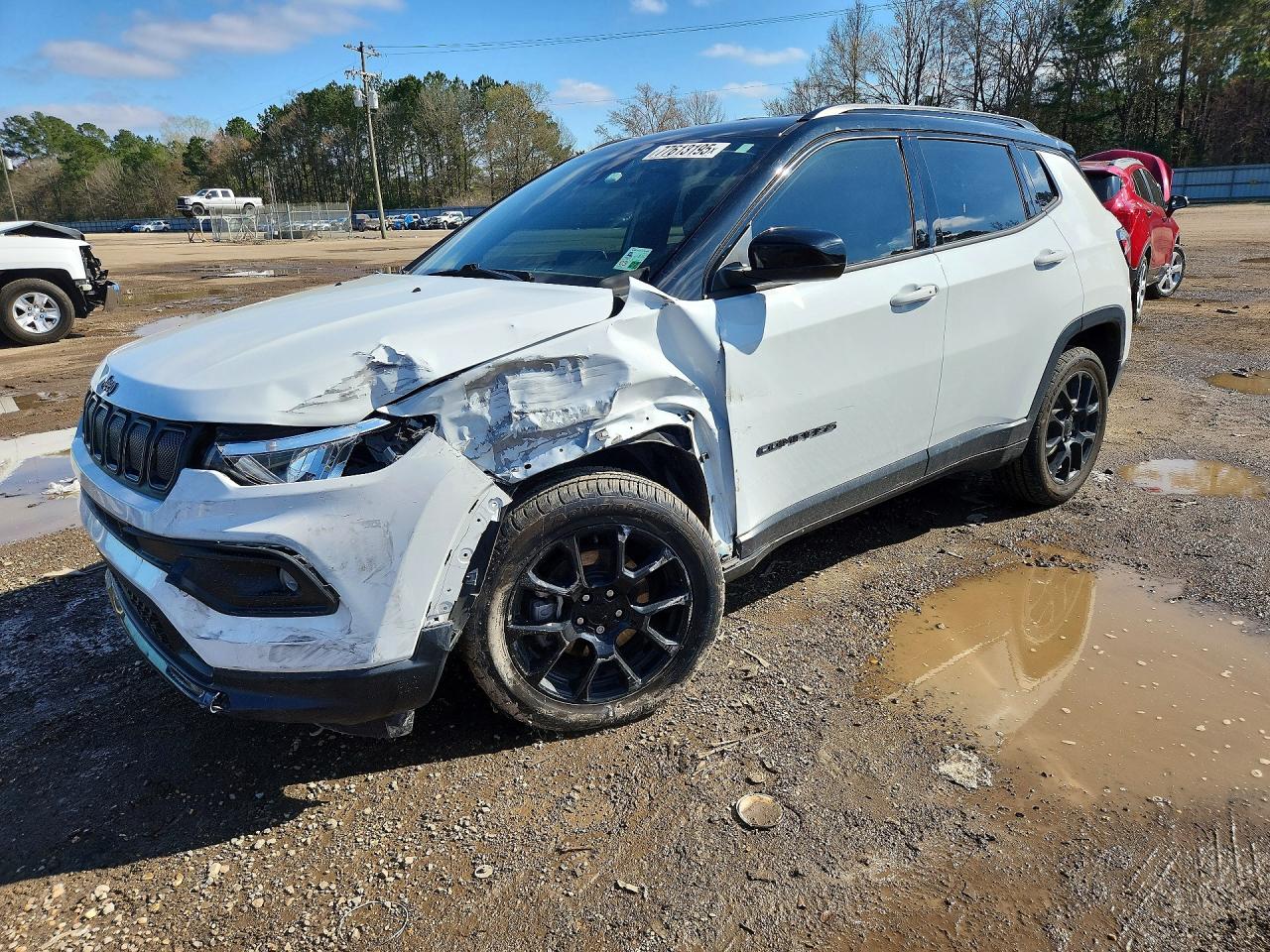Salvage Jeep Compass Image