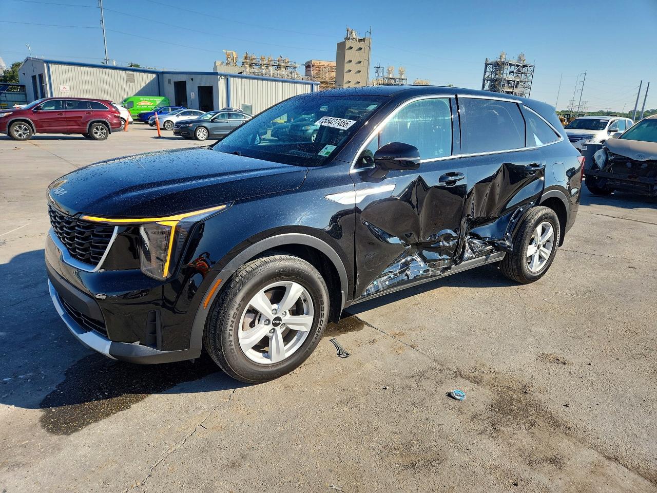 Salvage Kia Sorento Image