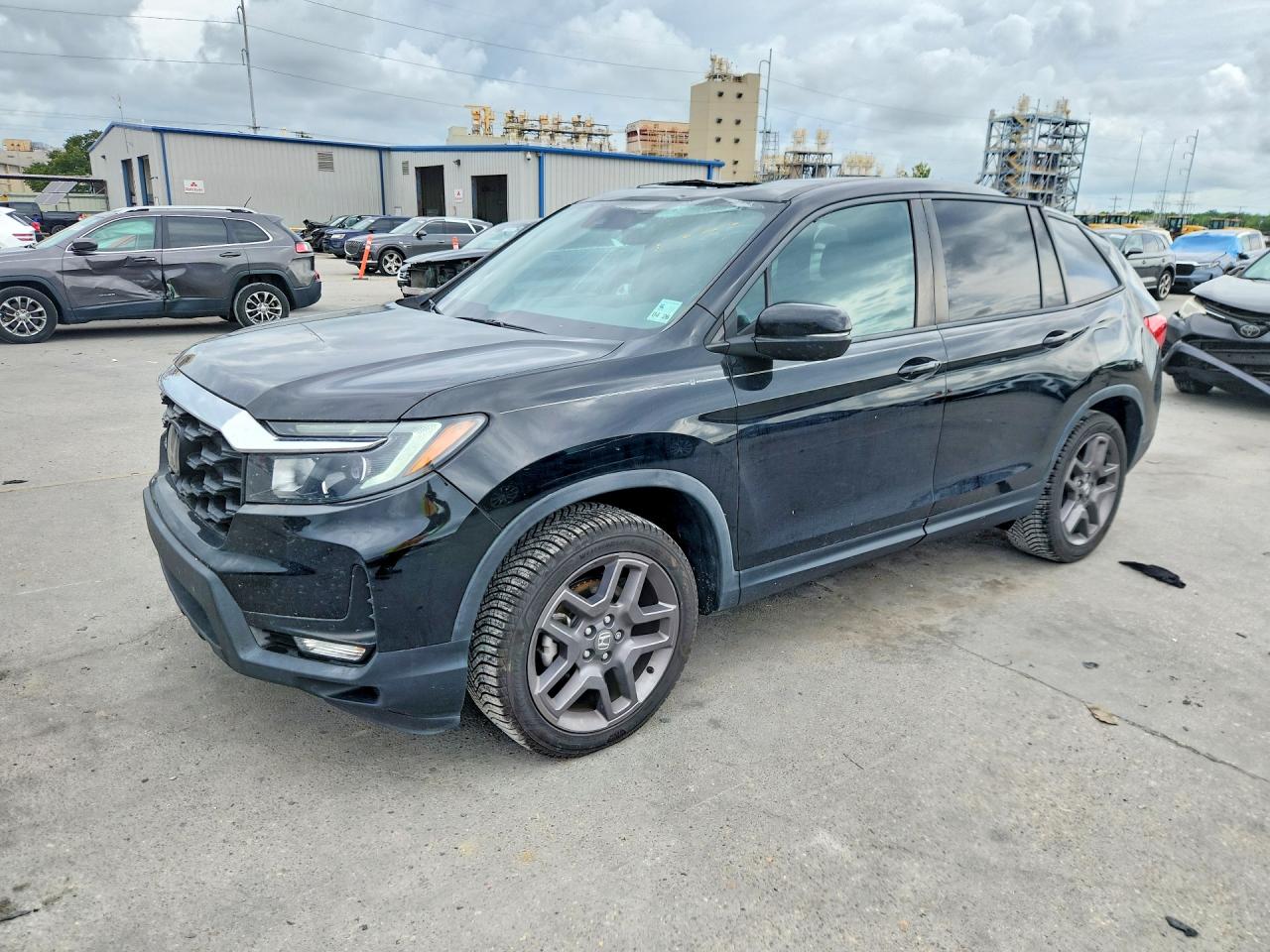 Salvage Honda Passport Image