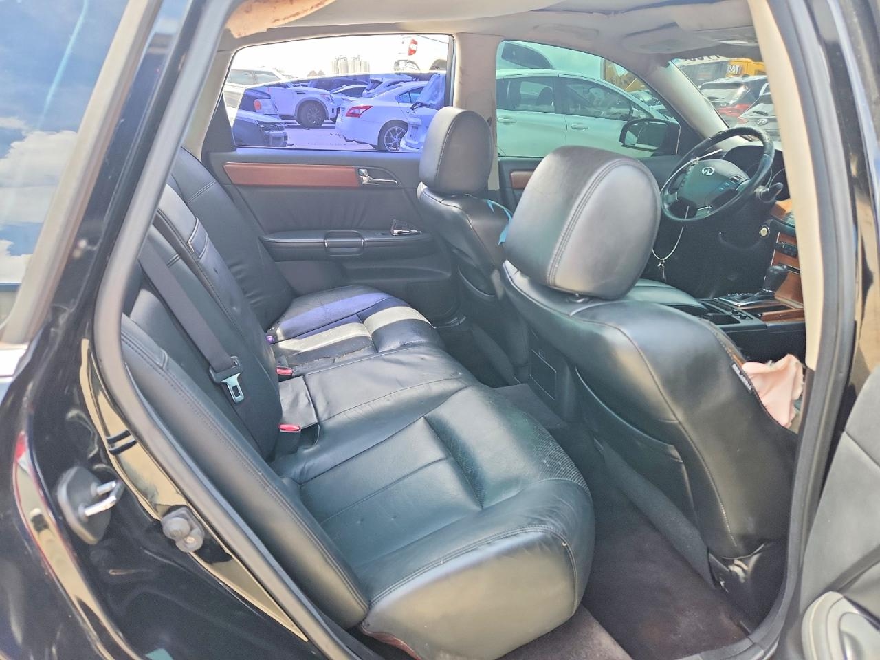 INFINITI M35 Base