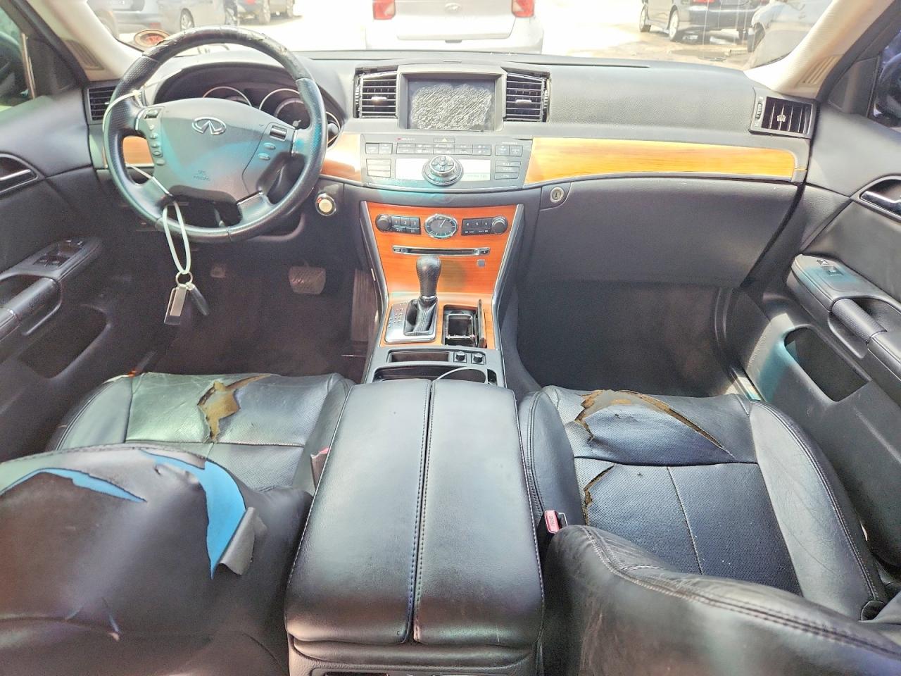 INFINITI M35 Base