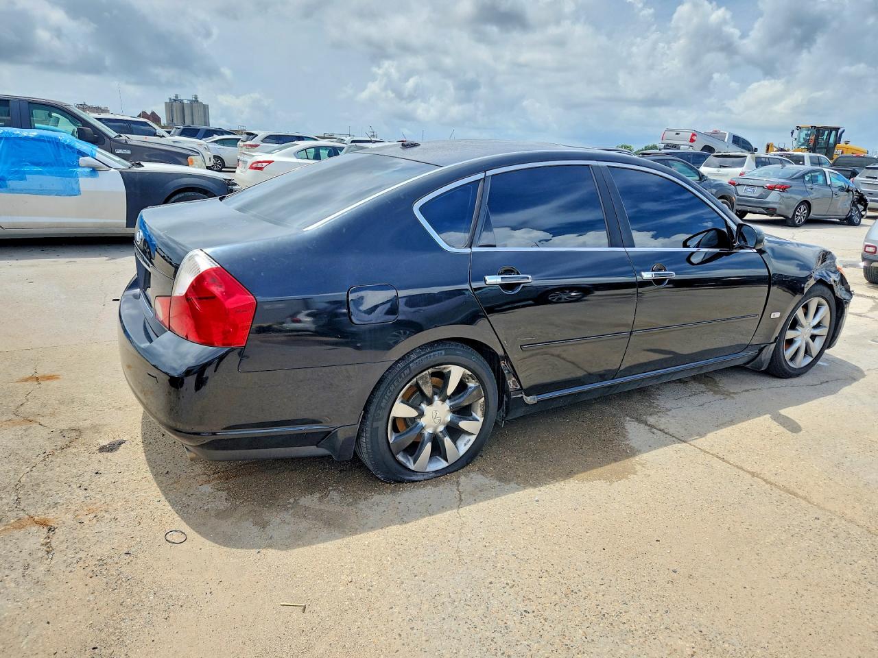INFINITI M35 Base