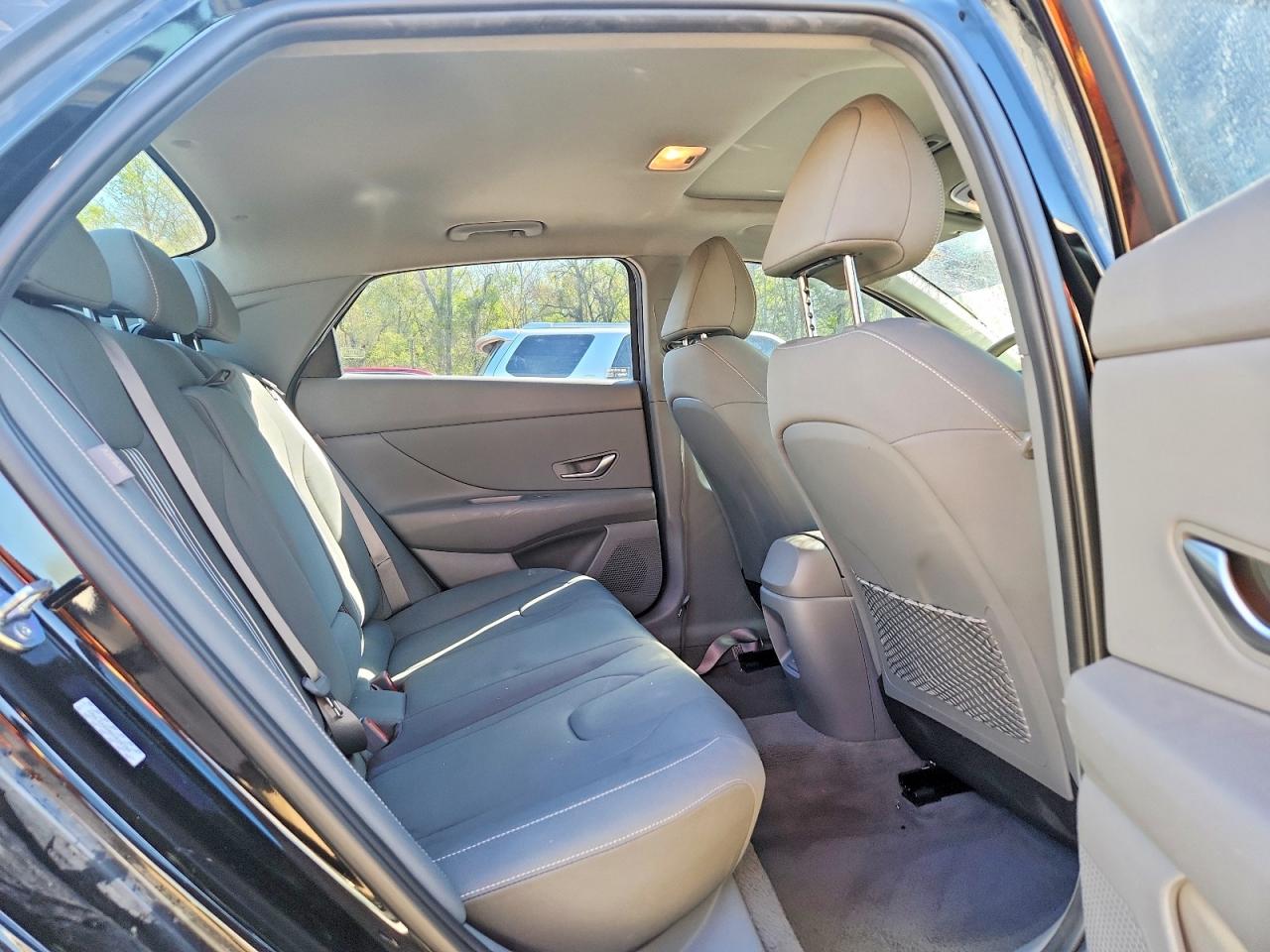 Hyundai ELANTRA Sel