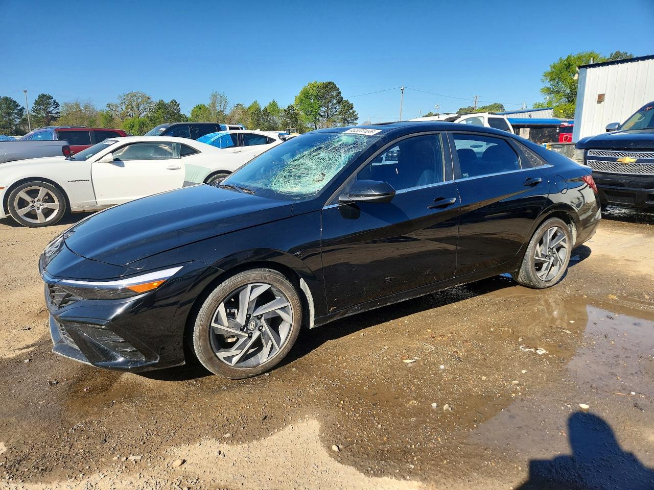 Salvage Hyundai ELANTRA Image