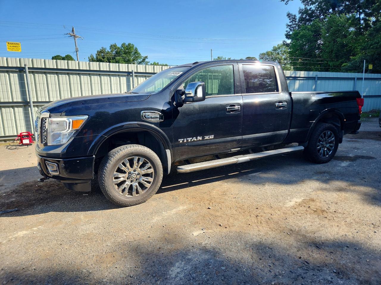 Salvage Nissan Titan Image