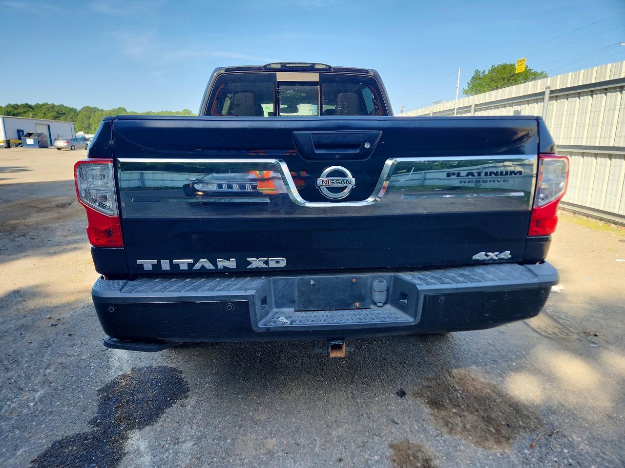 Nissan Titan Platinum Reserve