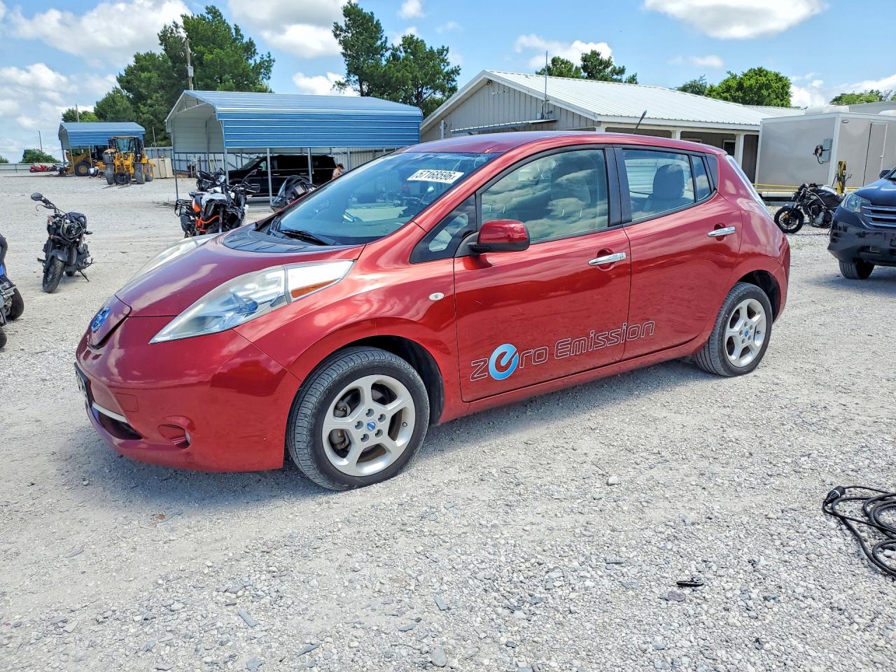 Salvage Nissan LEAF Image