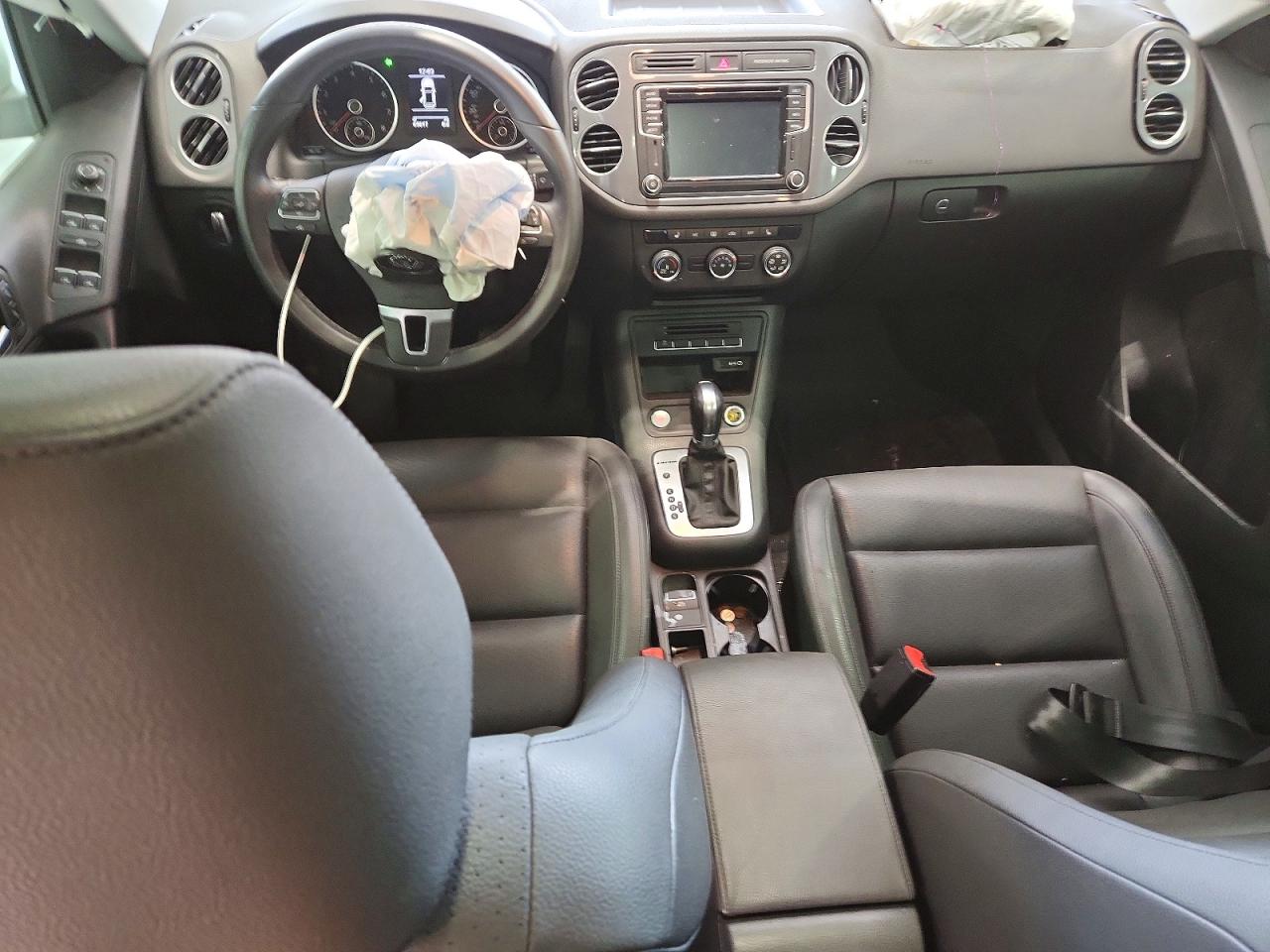 Volkswagen Tiguan S