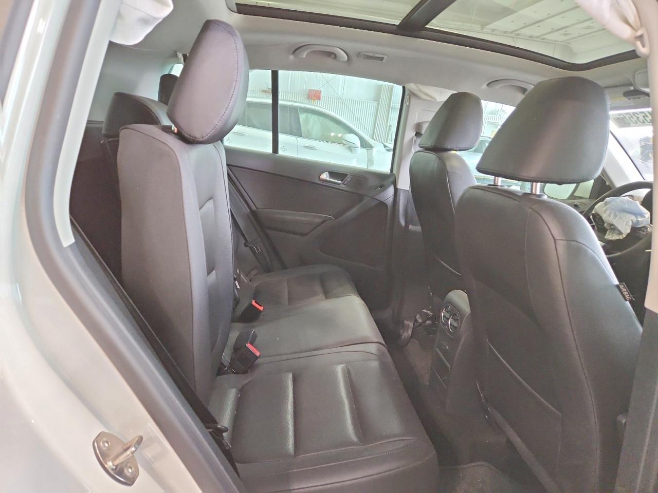 Volkswagen Tiguan S