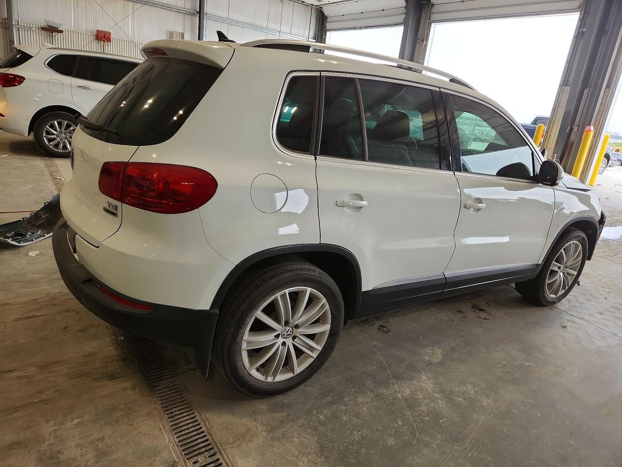 Volkswagen Tiguan S