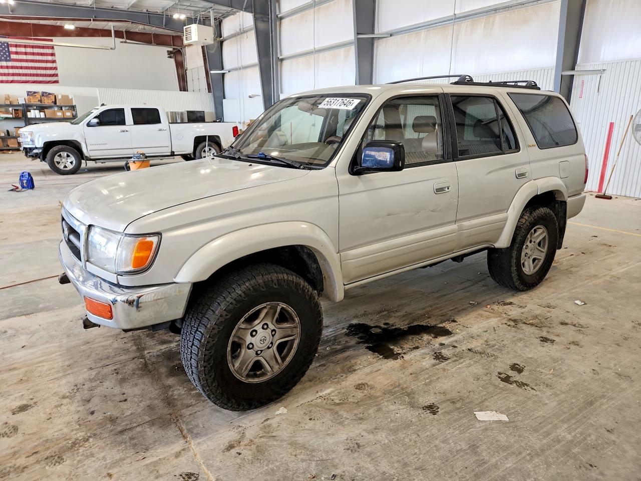 Salvage Toyota 4Runner Image
