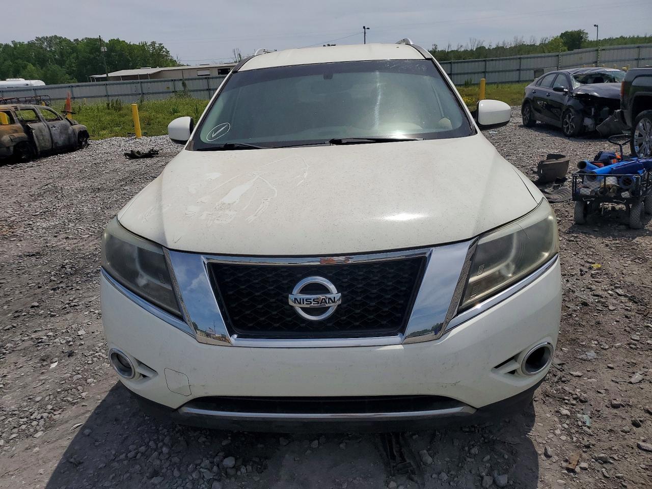 Nissan Pathfinder Sv
