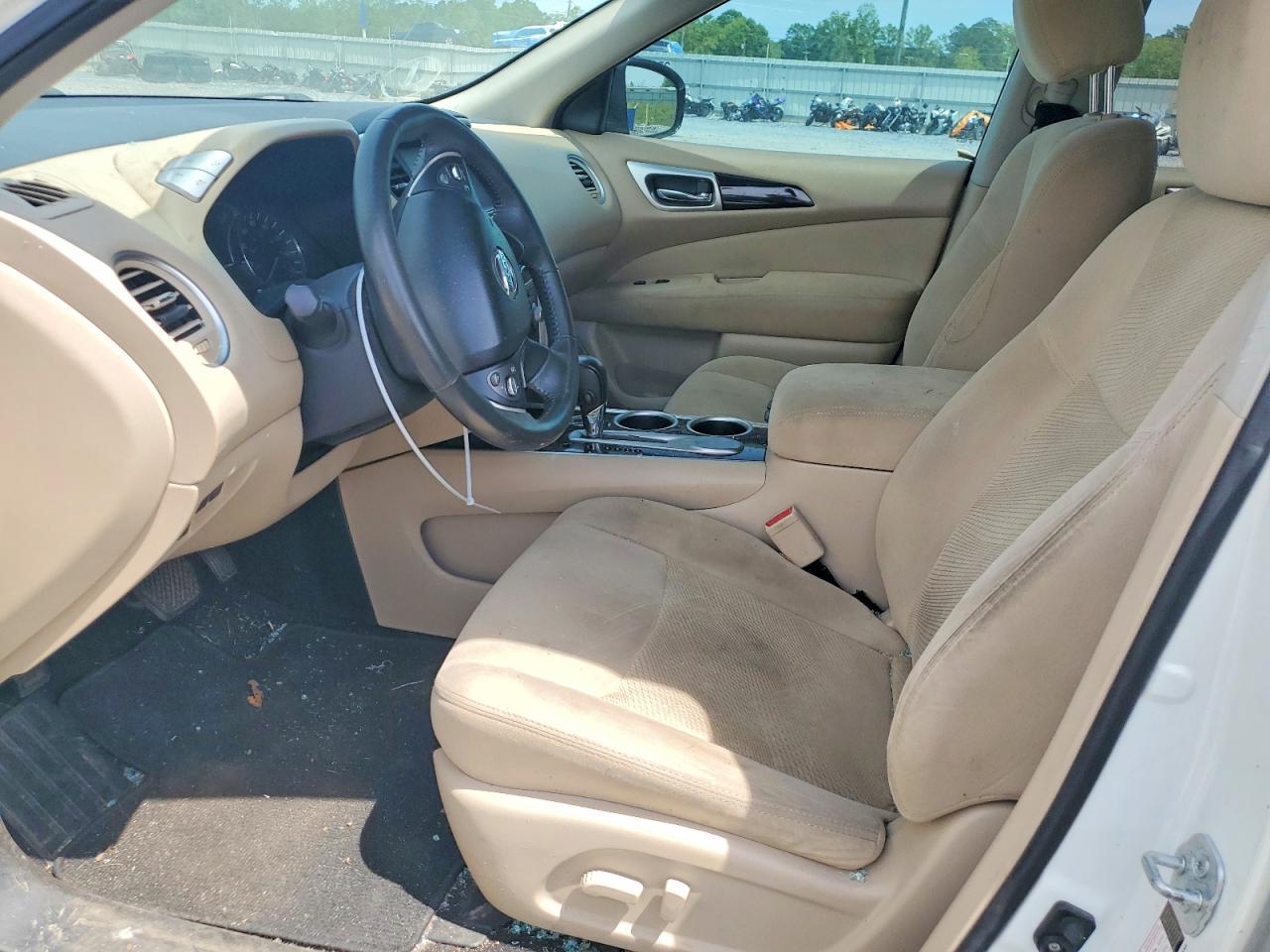 Nissan Pathfinder Sv