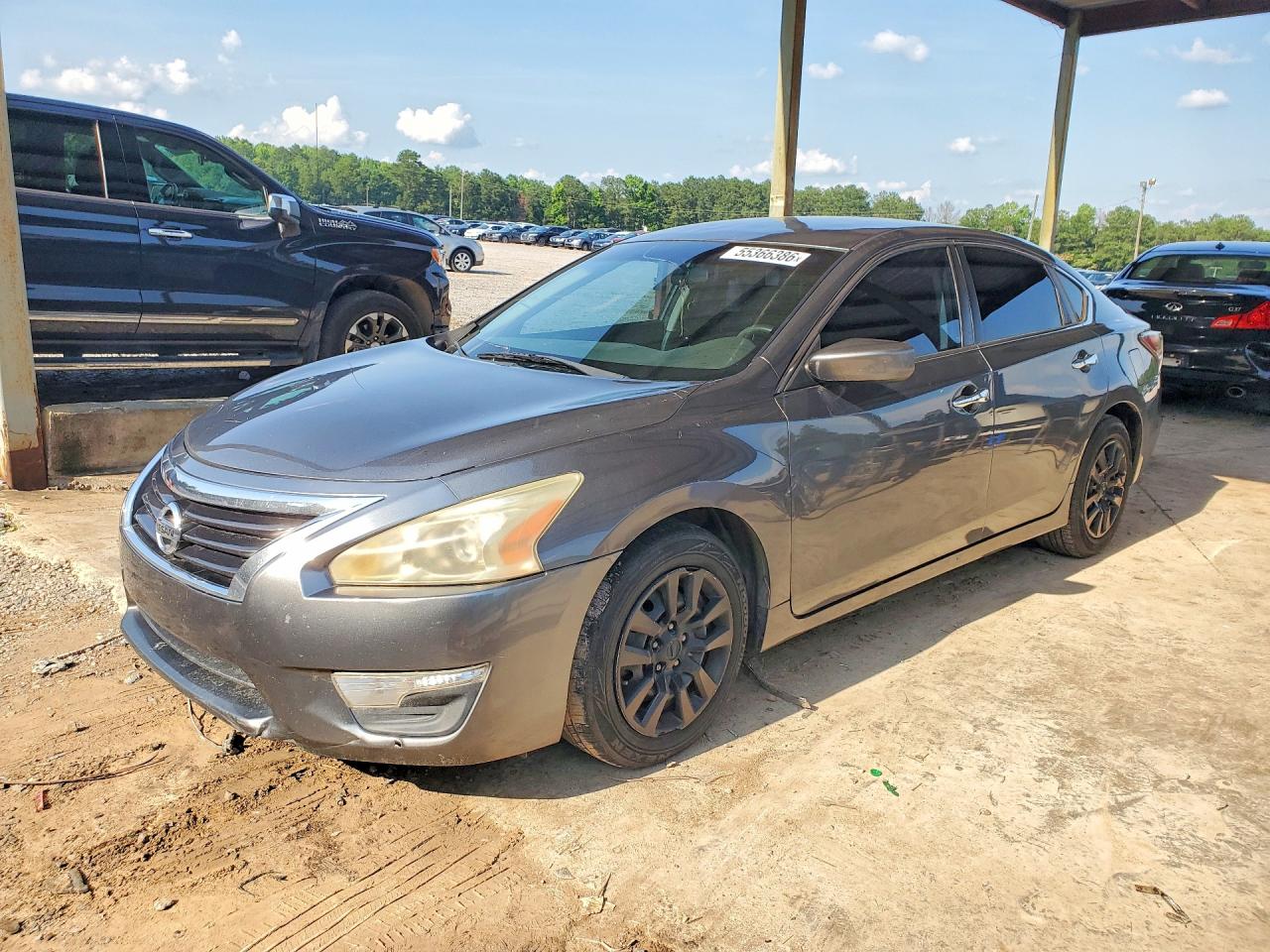 Salvage Nissan Altima Image