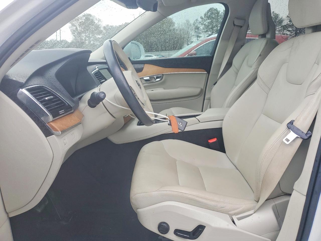 Volvo XC90 T6 Momentum