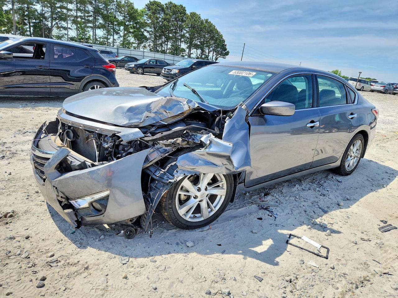 Salvage Nissan Altima Image